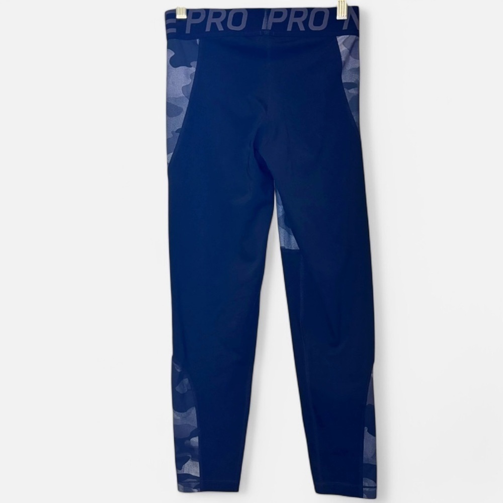 Nike Pro Womens Camo Capri Leggings Size Medium Black & Grey Workout Pilates - Picture 3 of 6